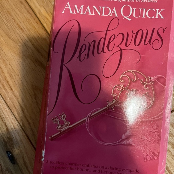 Amanda Quick 'Rendezvous' Book - Picture 1 of 2